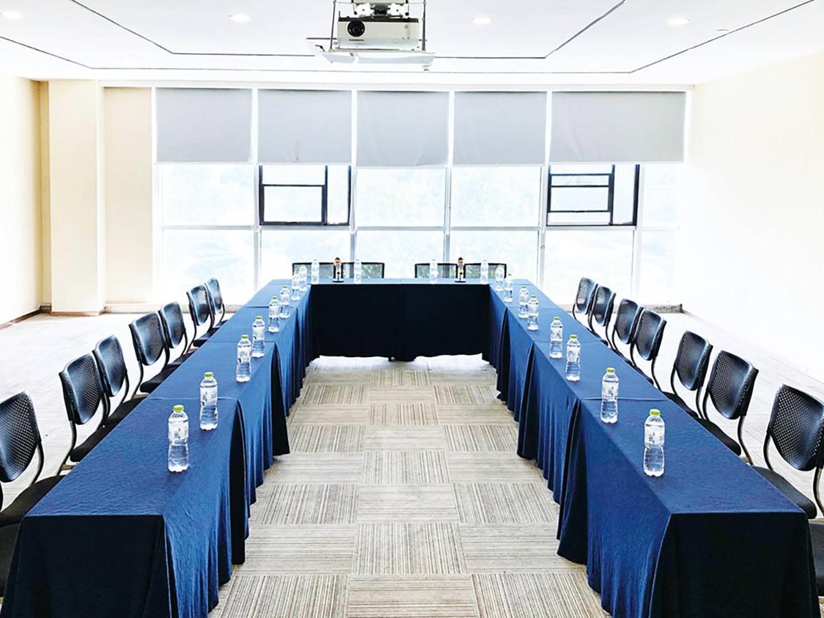 Holiday Inn Express - Jinan Exhibition Center, An Ihg Hotel Extérieur photo