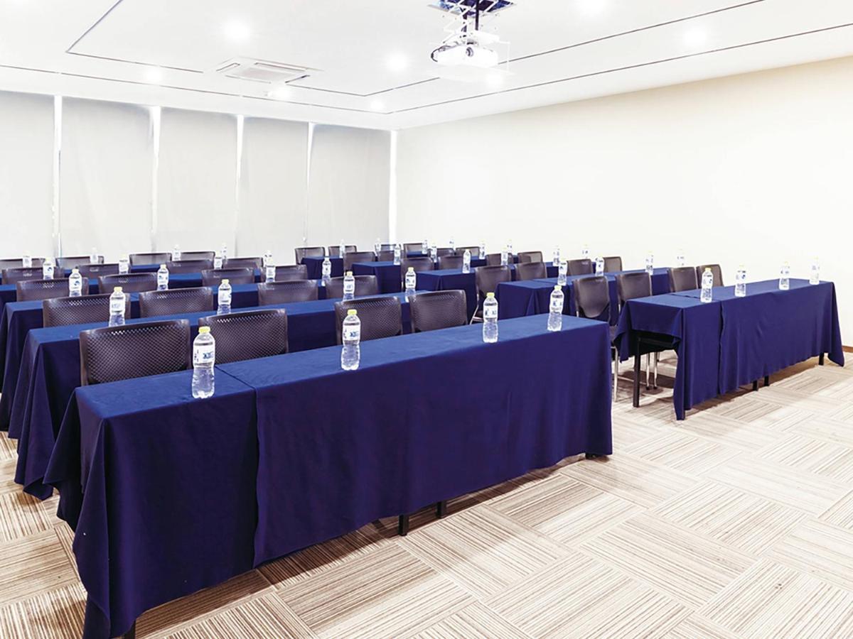 Holiday Inn Express - Jinan Exhibition Center, An Ihg Hotel Extérieur photo